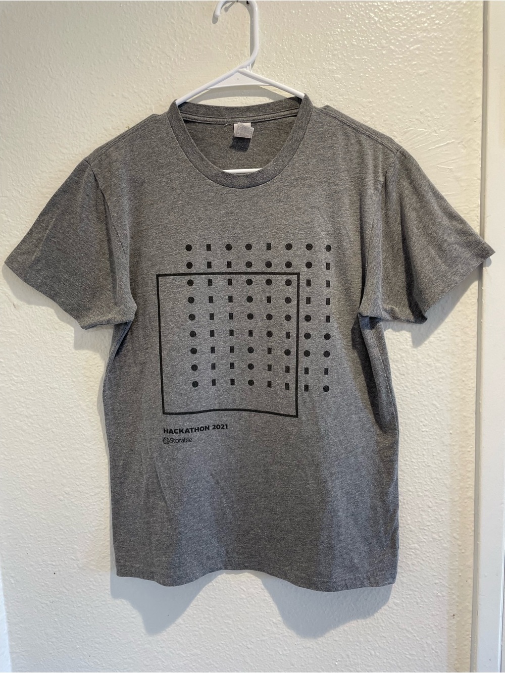 Startee Hackathon 2021 Storable Tech Graphic Tee Men Size XS Heather Gray Shirt